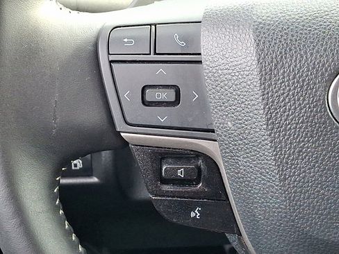 Certified 2025 Toyota Camry SE image 20