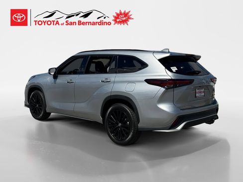 Certified 2025 Toyota Highlander XSE AWD/4WD image 3