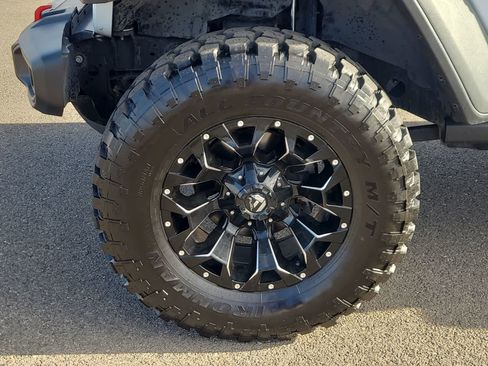 Used 2019 Jeep Wrangler Unlimited Rubicon w/ LED Lighting Group image 16