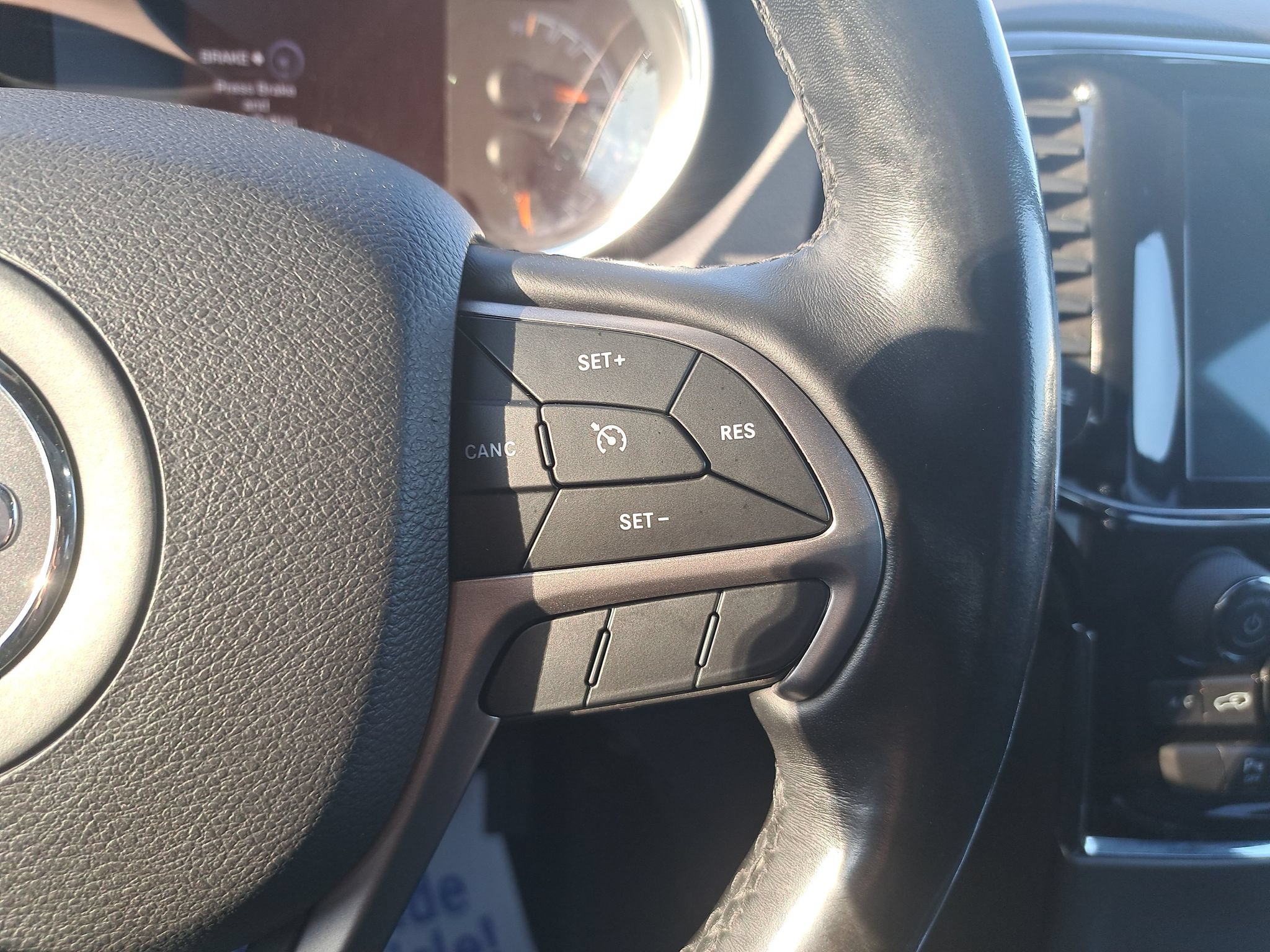 Used 2020 Jeep Grand Cherokee Altitude AWD/4WD image 19