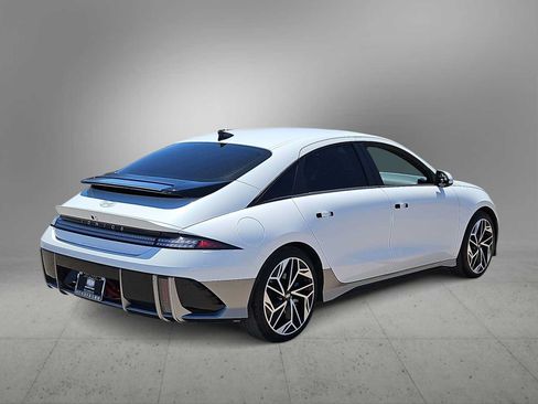 Used 2023 Hyundai Ioniq 6 SEL RWD image 8
