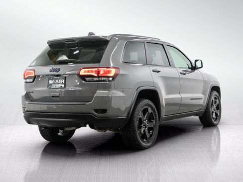 Used 2019 Jeep Grand Cherokee Laredo AWD/4WD image 6