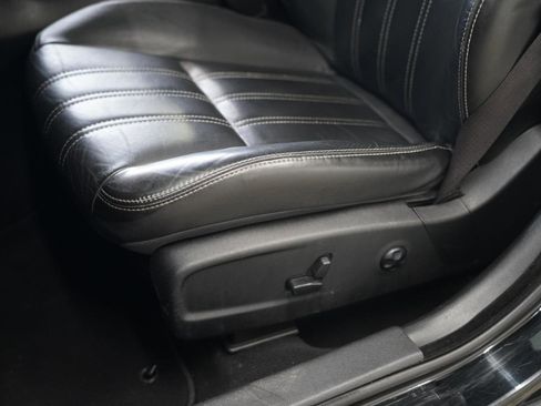 Used 2019 Chrysler 300 S AWD/4WD image 26