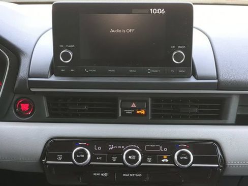 Used 2023 Honda Pilot LX image 17