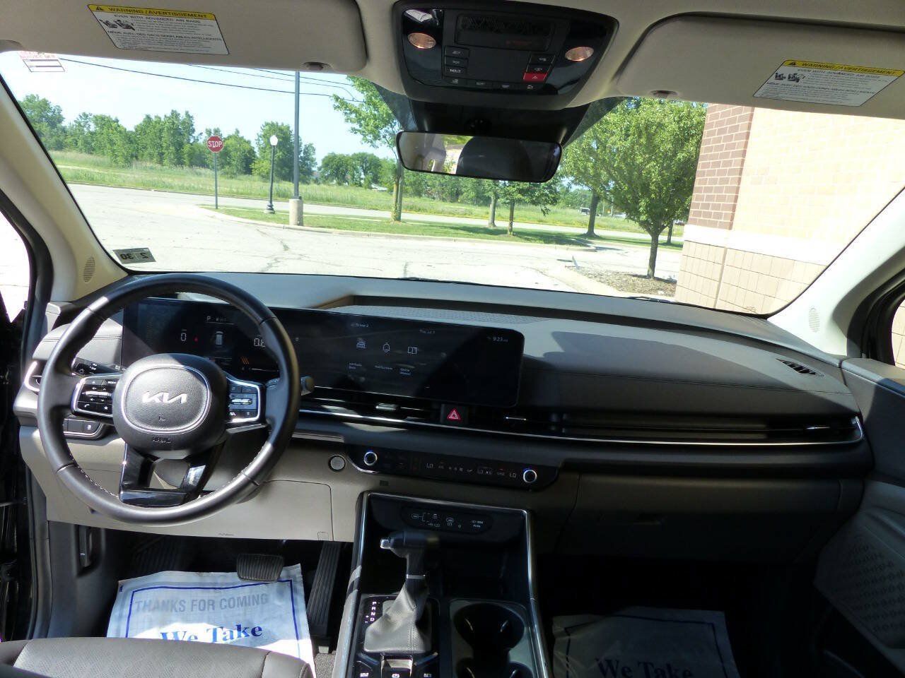 Used 2025 Kia Carnival EX FWD image 51