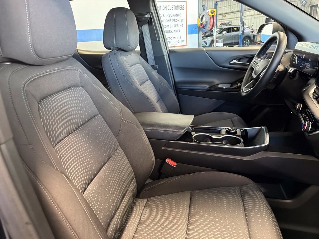 Used 2026 Chevrolet Equinox LT AWD/4WD image 28