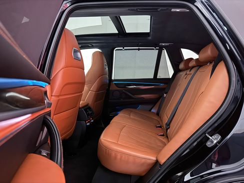 Used 2017 BMW X5 M image 23