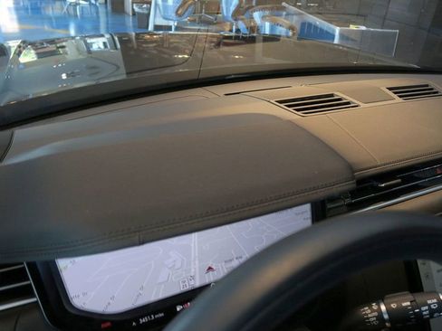 Used 2025 Land Rover Range Rover SE AWD/4WD image 20