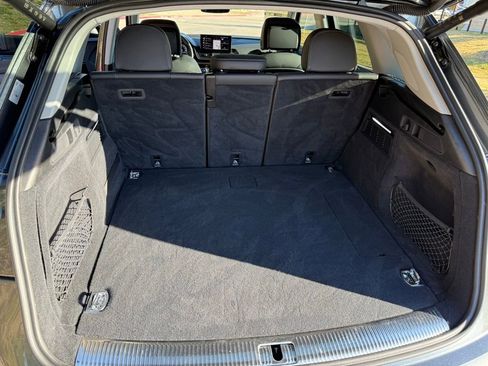 Used 2025 Audi Q5 e Prestige w/ Prestige Package image 26