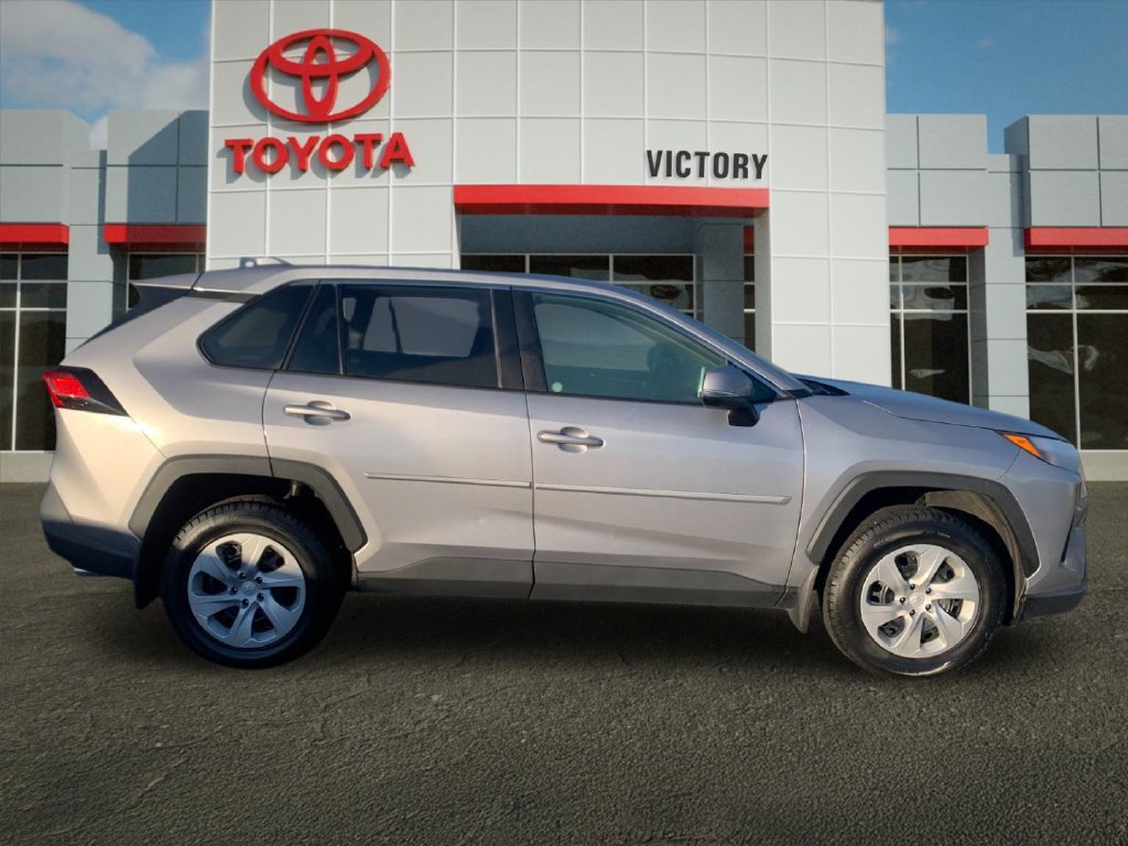 Used 2024 Toyota RAV4 LE AWD/4WD image 2