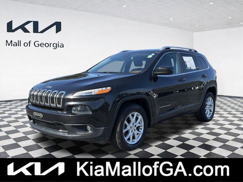 Used 2016 Jeep Cherokee Latitude w/ Cold Weather Group AWD/4WD image 1