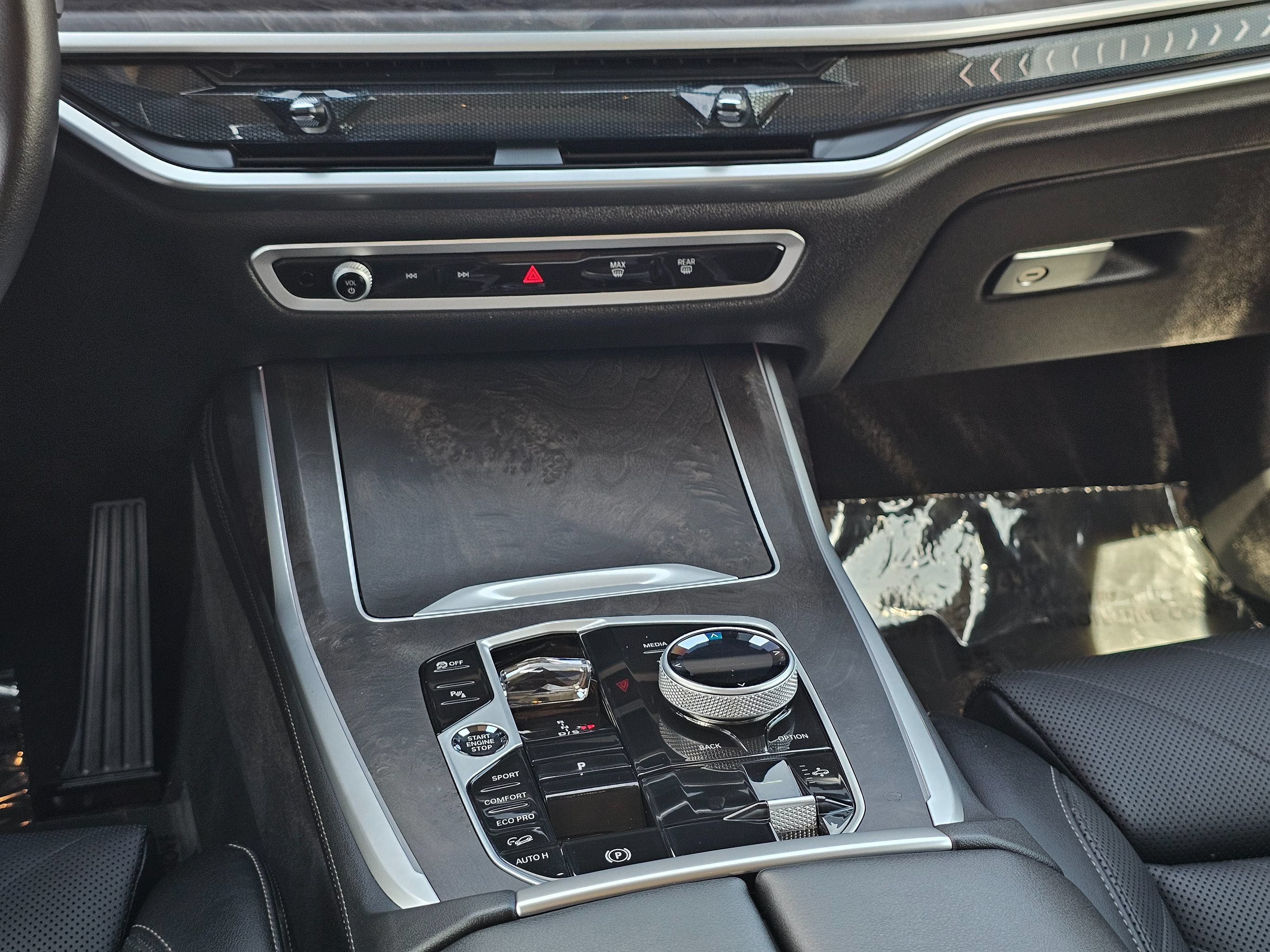 Used 2025 BMW X7 xDrive40i w/ Premium Package AWD/4WD image 36