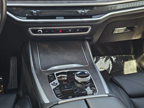 Used 2025 BMW X7 xDrive40i w/ Premium Package AWD/4WD image 36
