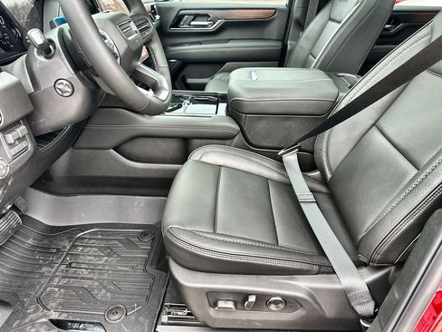 New 2026 GMC Yukon XL Denali w/ Advanced Technology Package image 24