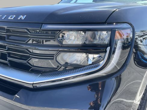 New 2026 Ford Expedition Platinum image 6