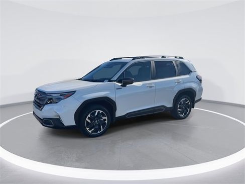 Used 2025 Subaru Forester Limited image 4