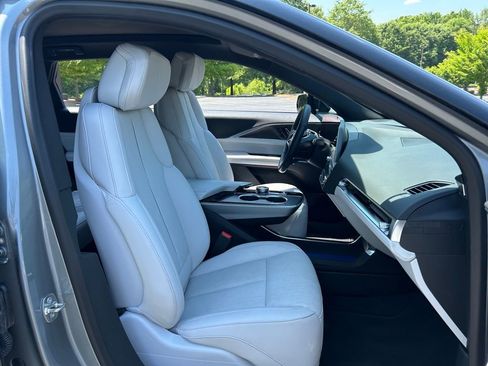 Used 2025 Cadillac Lyriq Sport RWD image 48