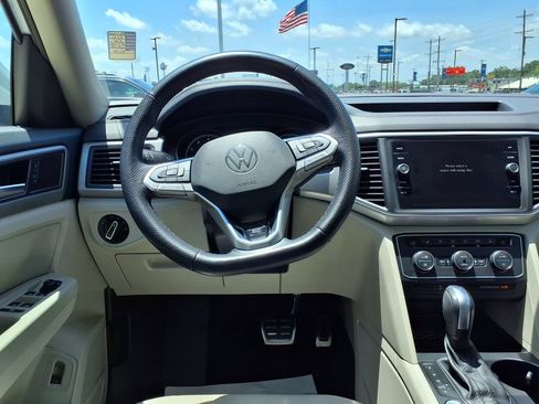 Used 2021 Volkswagen Atlas SE FWD image 16