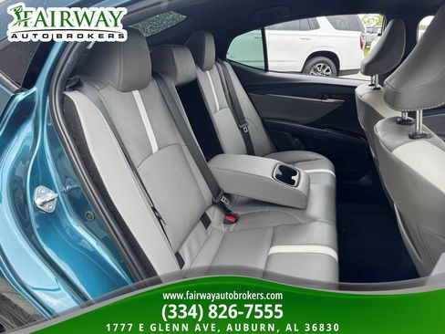 Used 2025 Toyota Camry SE FWD image 13