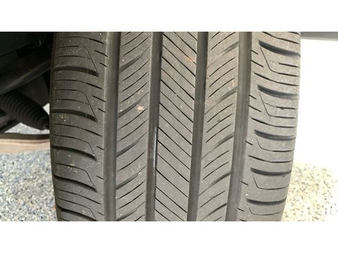 Used 2023 Ford Explorer XLT w/ Equipment Group 202A AWD/4WD image 34
