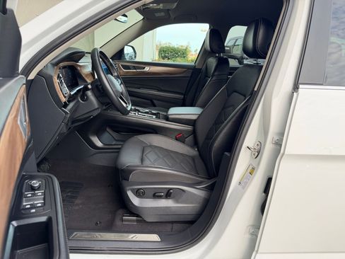 Used 2024 Volkswagen Atlas SE image 39