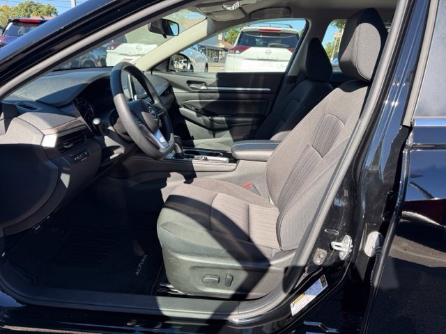 Certified 2023 Nissan Altima 2.5 SV FWD image 19