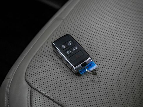 Used 2020 Land Rover Range Rover HSE image 56