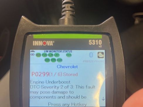 Used 2017 Chevrolet Cruze LT FWD image 4