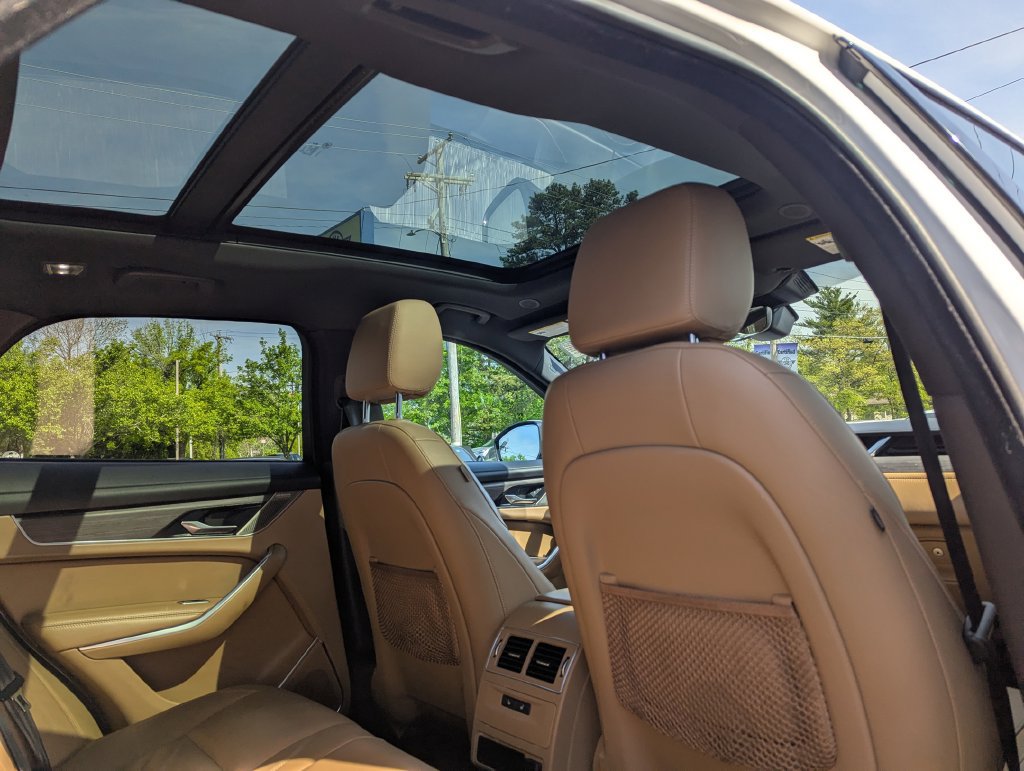 Used 2023 Jaguar F-PACE S AWD/4WD image 40