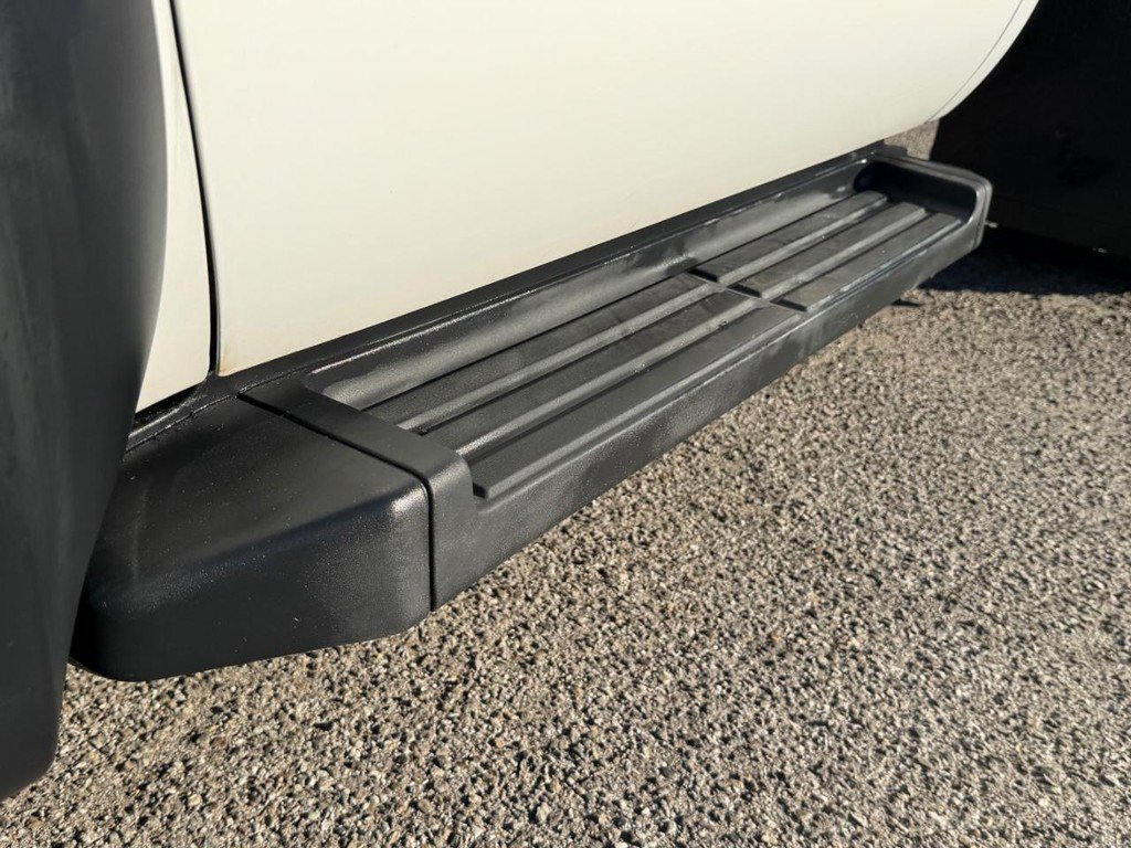 Used 2006 Ford F550 2WD Regular Cab Super Duty image 35