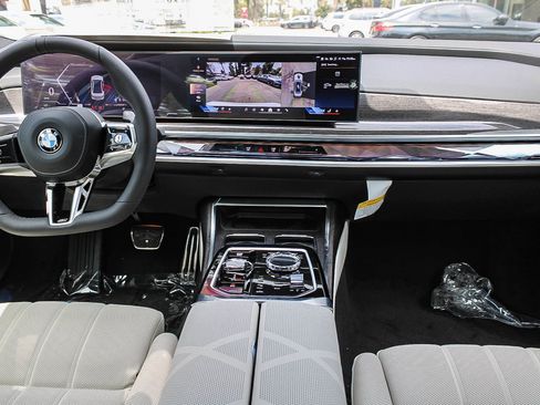 New 2026 BMW 740i RWD image 12