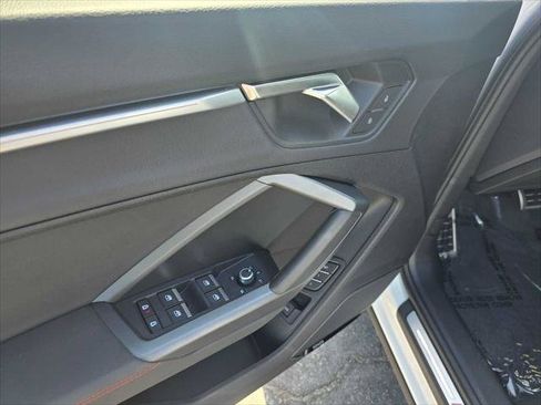 Used 2025 Audi Q3 2.0T Premium Plus w/ Premium Plus Package AWD/4WD image 22