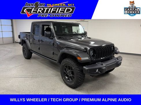Used 2025 Jeep Gladiator Sport AWD/4WD image 1