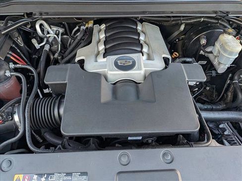 Used 2020 Cadillac Escalade Premium Luxury image 25