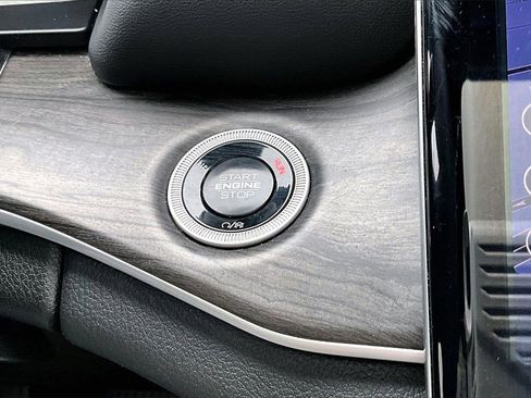 Certified 2024 Jeep Grand Cherokee L Limited w/ Luxury Tech Group II image 29