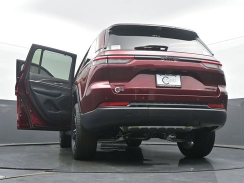 New 2025 Jeep Grand Cherokee Limited w/ Luxury Tech Group II image 60