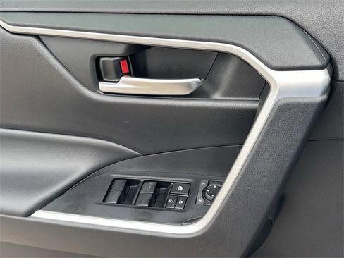 Certified 2021 Toyota RAV4 XLE image 25