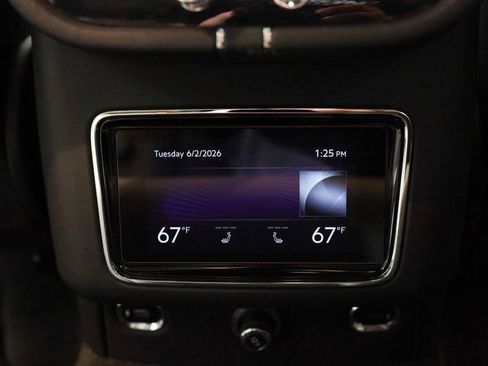 Used 2021 Bentley Bentayga w/ First Edition Specification AWD/4WD image 34