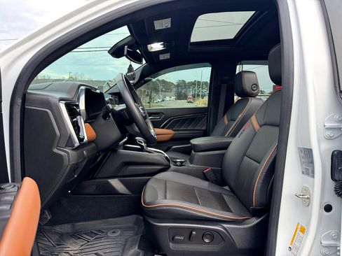 Used 2023 GMC Canyon AT4 w/ AT4 Premium Package image 17