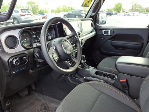 Used 2024 Jeep Wrangler Unlimited AWD/4WD image 7
