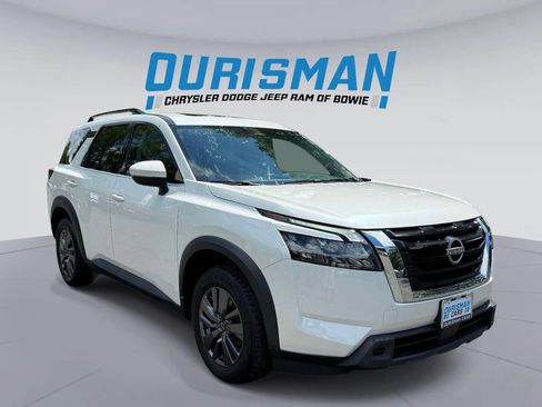 Used 2023 Nissan Pathfinder SV w/ SV Premium Package AWD/4WD image 1