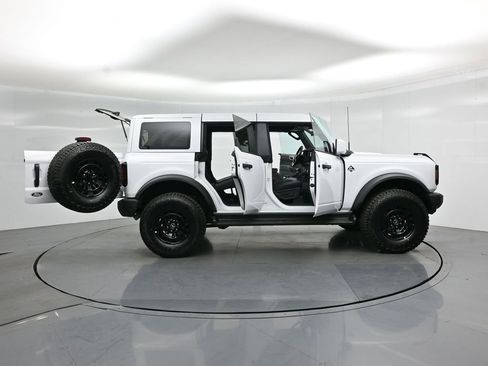 New 2026 Ford Bronco Outer Banks w/ Sasquatch Package AWD/4WD image 4
