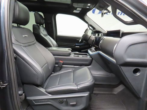 Used 2025 Ford Expedition Platinum w/ Stealth Performance Package AWD/4WD image 38