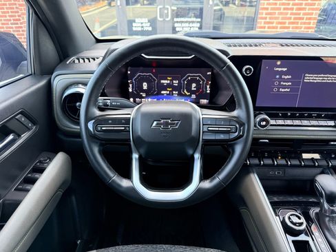 Used 2024 Chevrolet Colorado ZR2 w/ Technology Package image 12