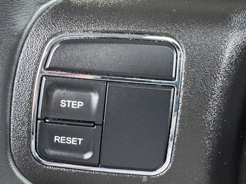 Used 2015 Jeep Patriot High Altitude image 24