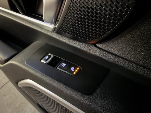 Used 2022 Kia Telluride SX w/ SX Prestige Package image 17