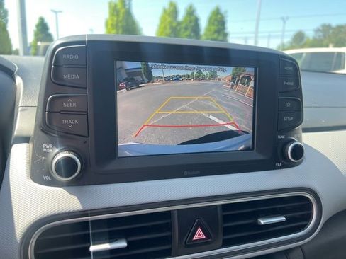 Used 2019 Hyundai Kona SE image 18