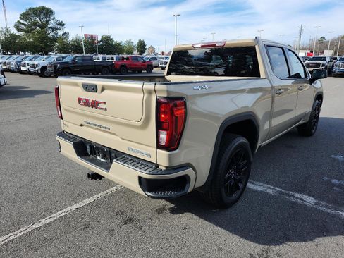 Used 2022 GMC Sierra 1500 Elevation image 3