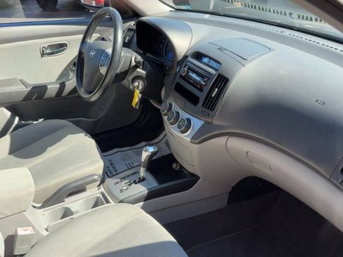 Used 2010 Hyundai Elantra SE FWD image 11