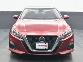 Used 2022 Nissan Altima 2.5 SV video 1